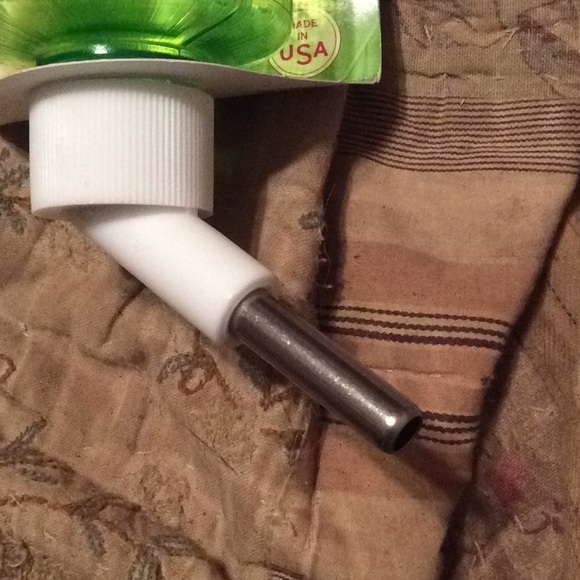 Criter Brite 16 oz small animal water bottle - Picture 2 of 3